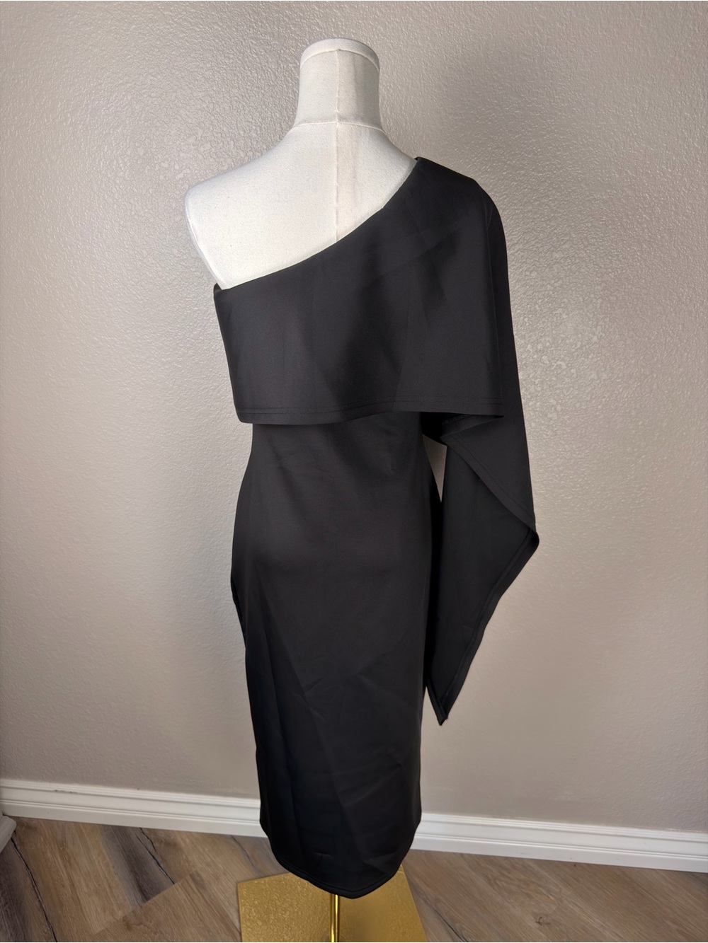 NWOT GOBLES Elegant Asymmetrical One Shoulder Cape Bodycon Black Dress, medium - Picture 5 of 8
